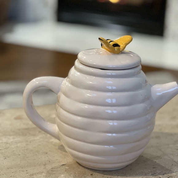 Rae Dunn Honey Bee “Buzz” Tea Pot Artisan Collection - Picture 2 of 6